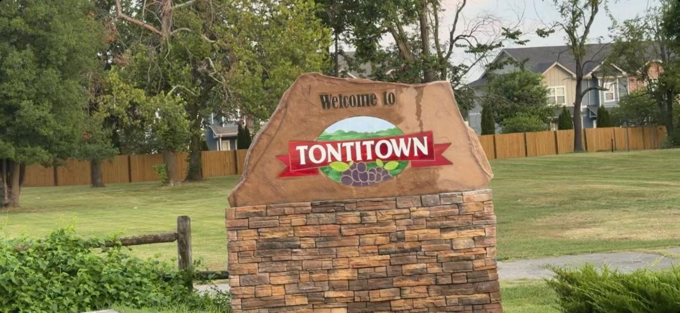 Welcome to Tontitown sign on the Highway 112 corridor